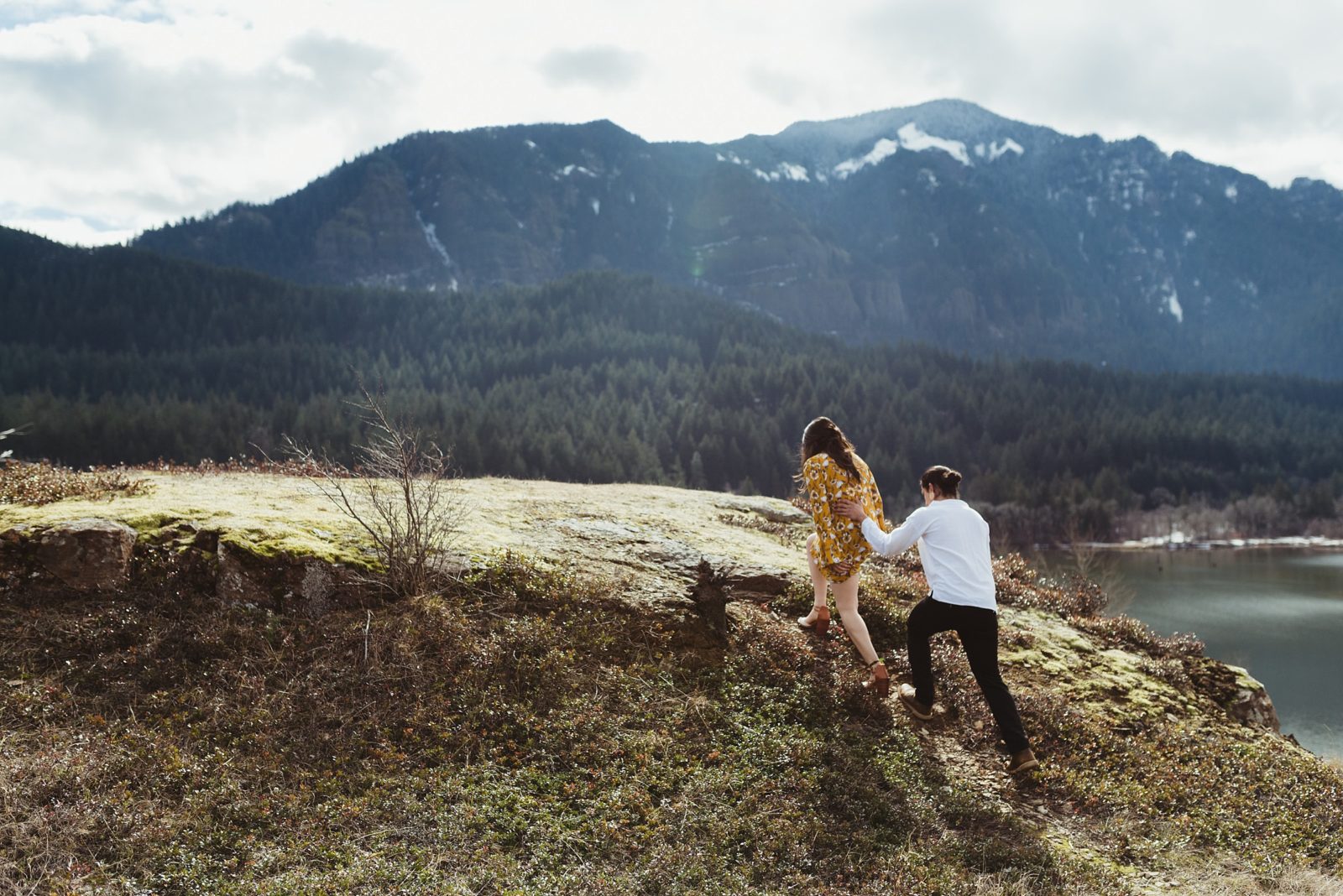 Gorgeous spring engagement shoot in the Columbia River Gorge with mountains in the background.